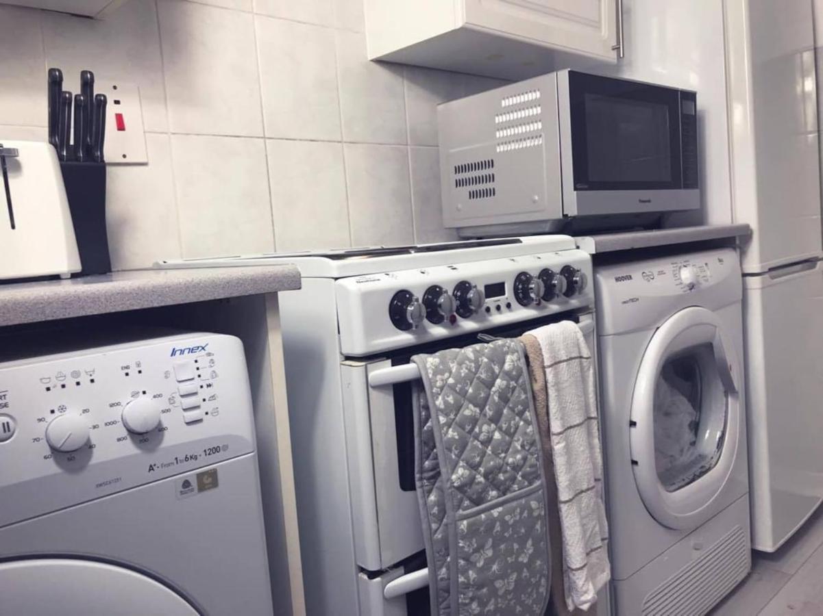 Captivating 2-Bed Apartment In Керкколди Экстерьер фото
