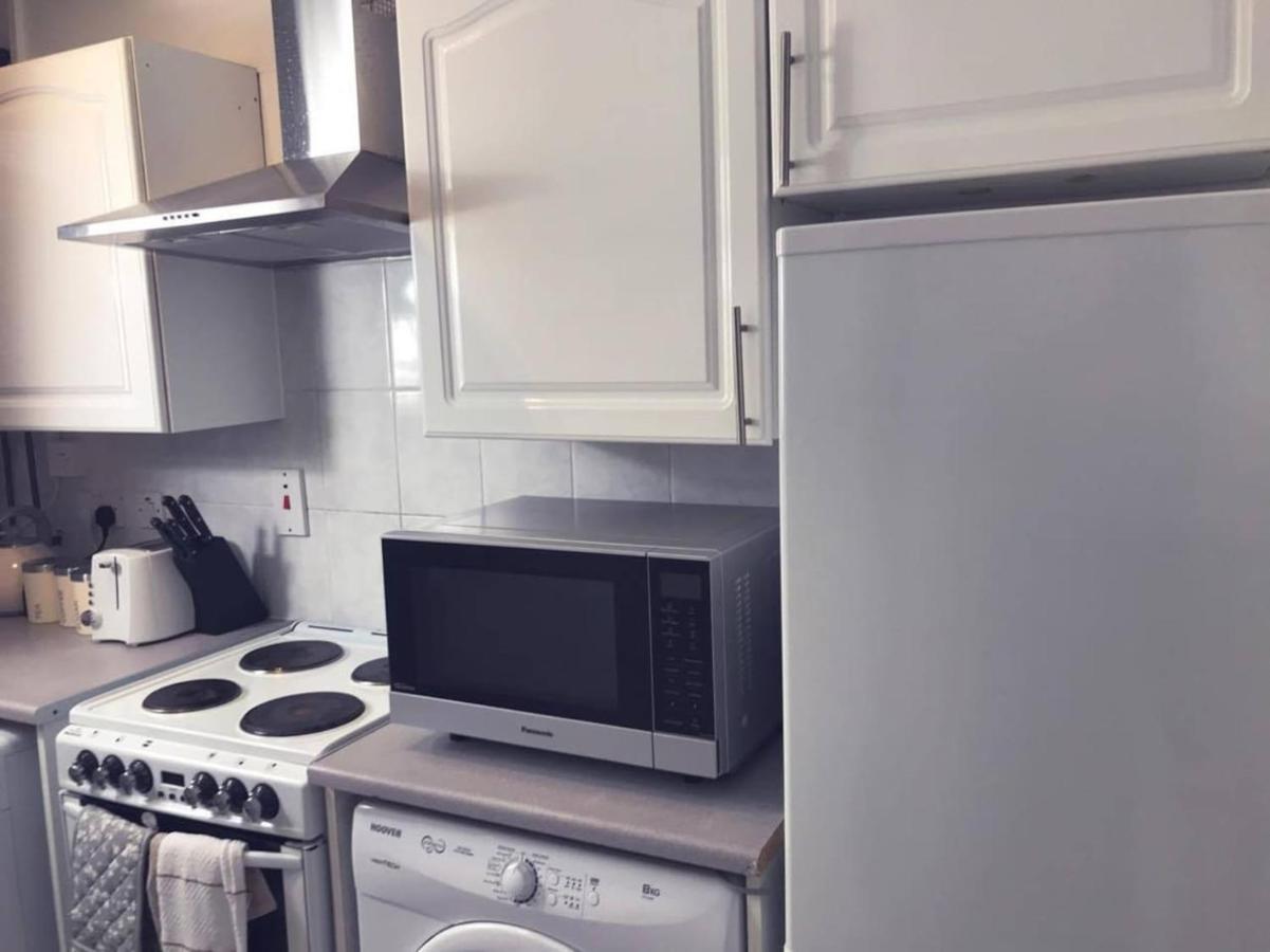Captivating 2-Bed Apartment In Керкколди Экстерьер фото