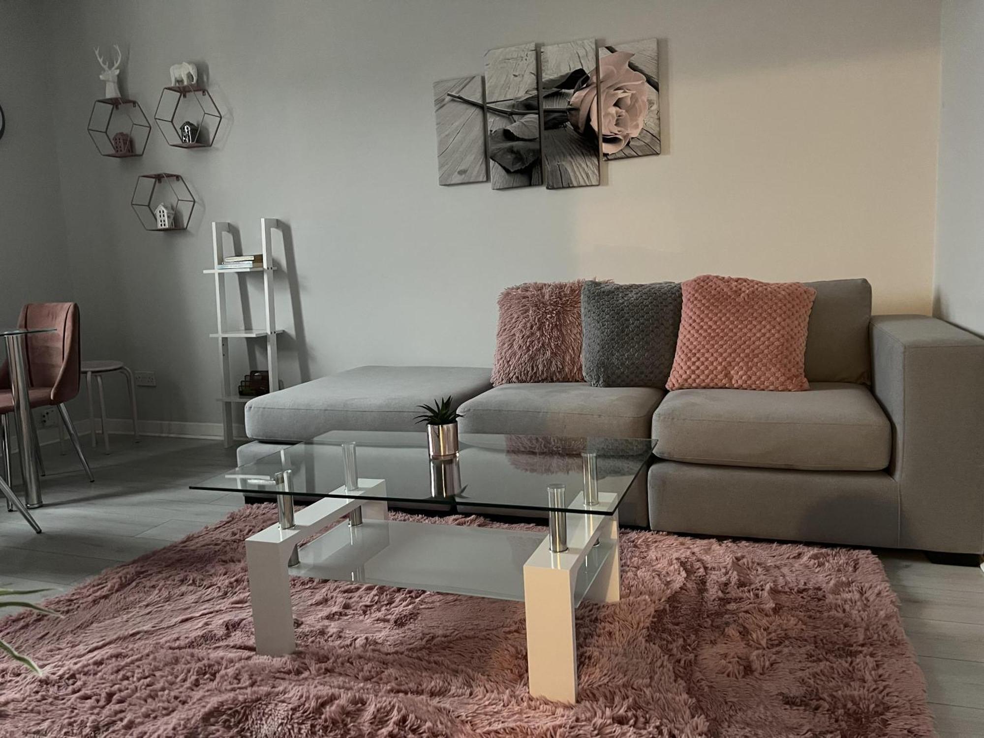 Captivating 2-Bed Apartment In Керкколди Экстерьер фото